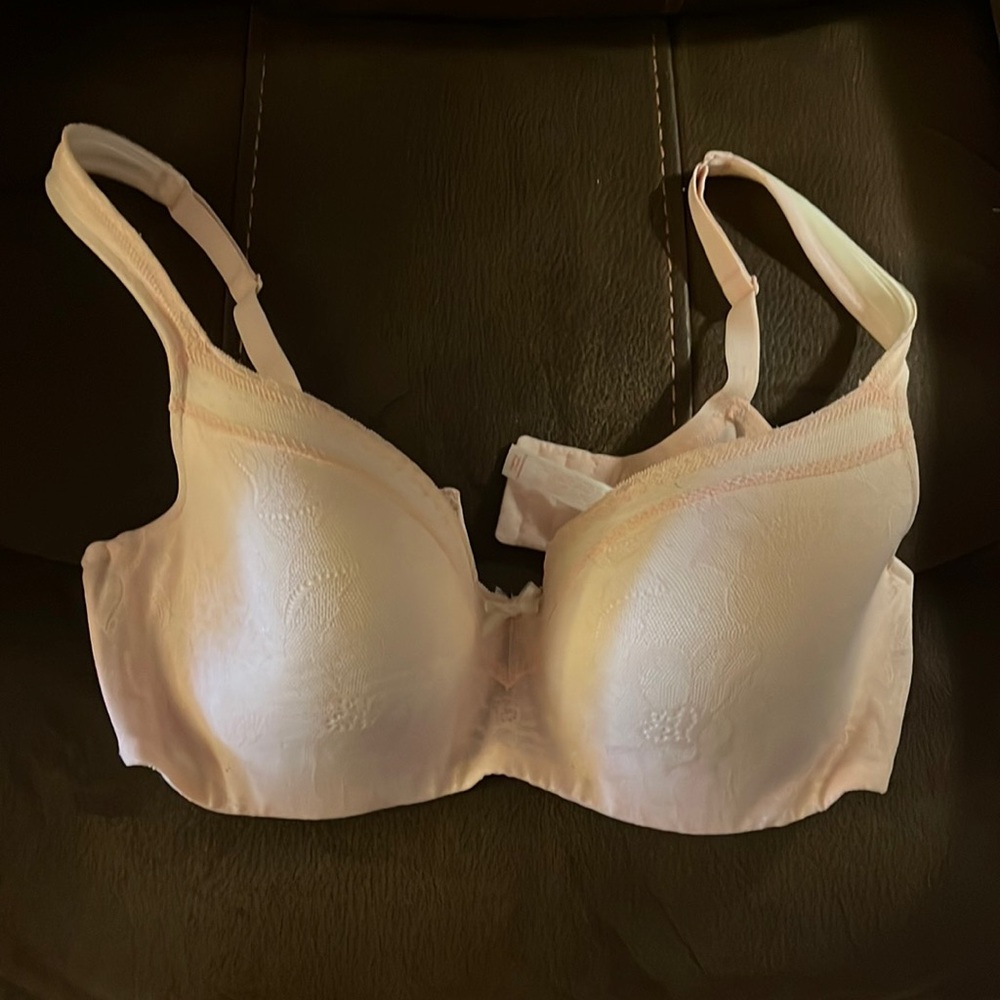 Gently worn Cacique slightly padded underwire bra, size 40DD, light pink